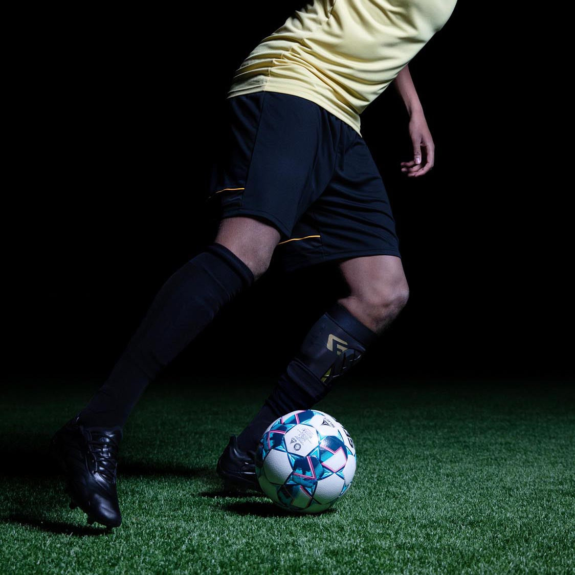 G Form Pro-S Elite X Shin Guard Black