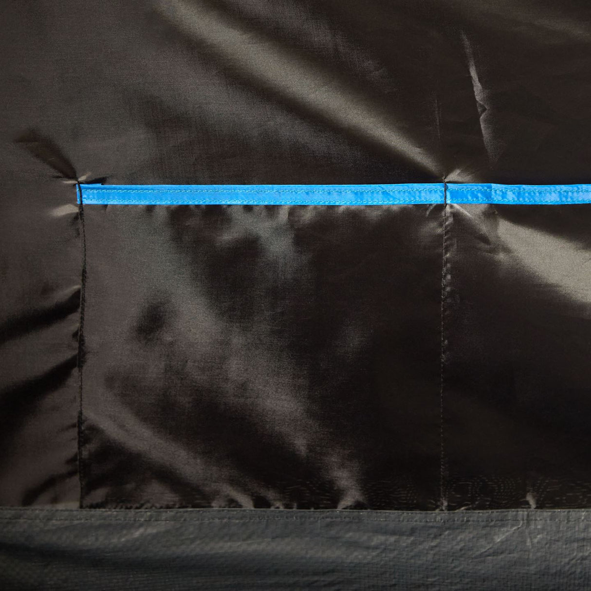 McKINLEY Vega 4 Person 40.4 Sleepwell Tent - Close up