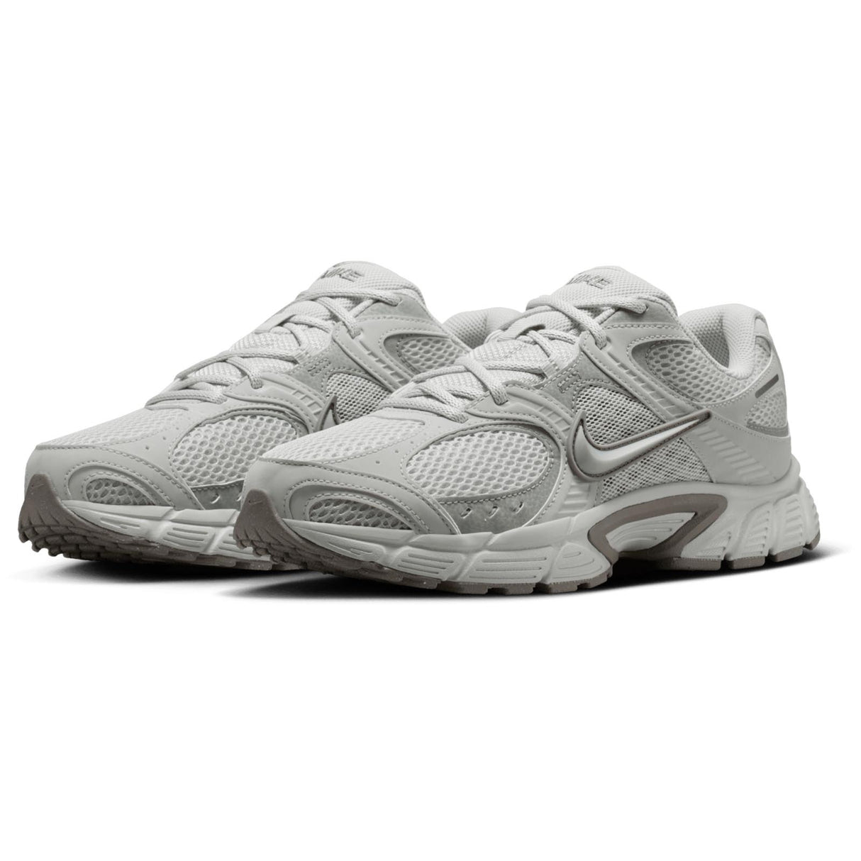 Nike V5 RNR Trainers Grey