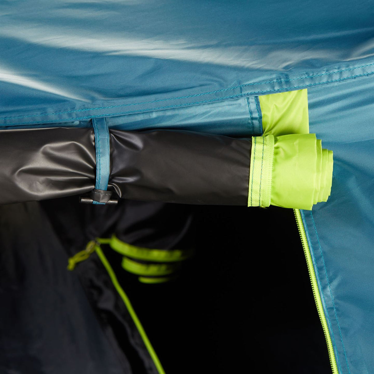 McKINLEY Vega 4 Person 40.4 Sleepwell Tent - Close up