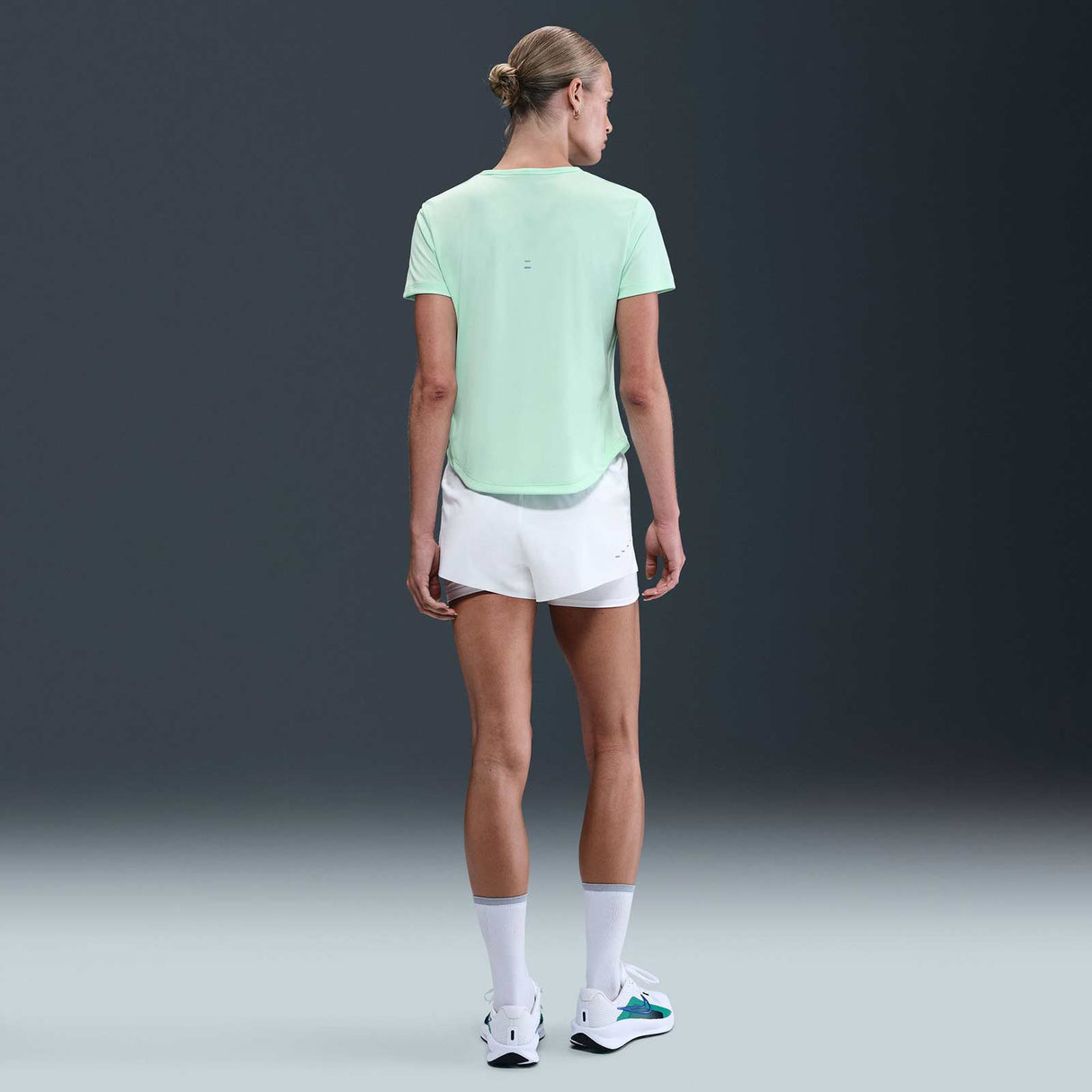 Nike Tempo Swoosh Run Womens Dri-FIT Short-Sleeve Running Top