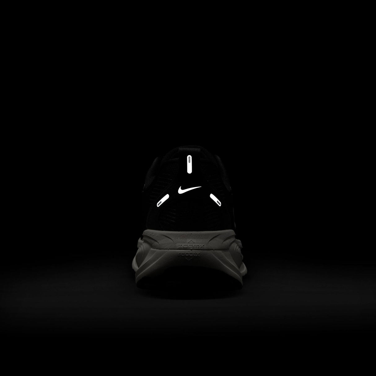 Nike Vomero 18 Womens Road Running Shoes