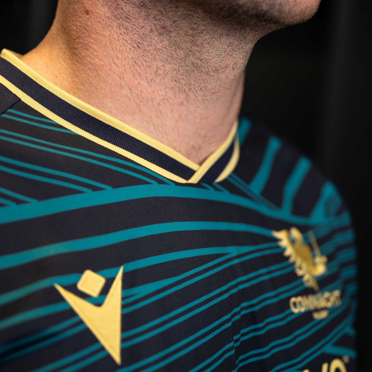 Macron Connacht Rugby 2025/26 Mens Warm Up Short Sleeved Jersey