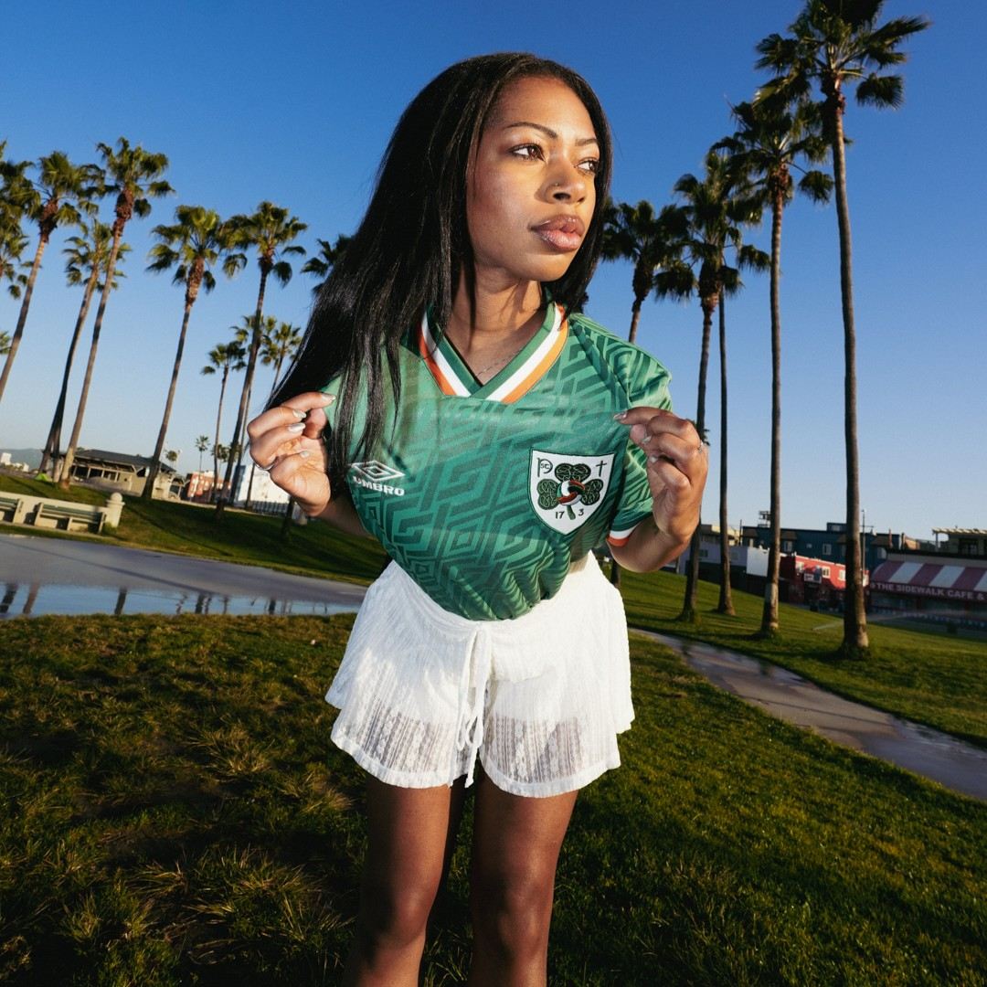 Umbro 17-3 2026 Adults Short Sleeve Football Jersey