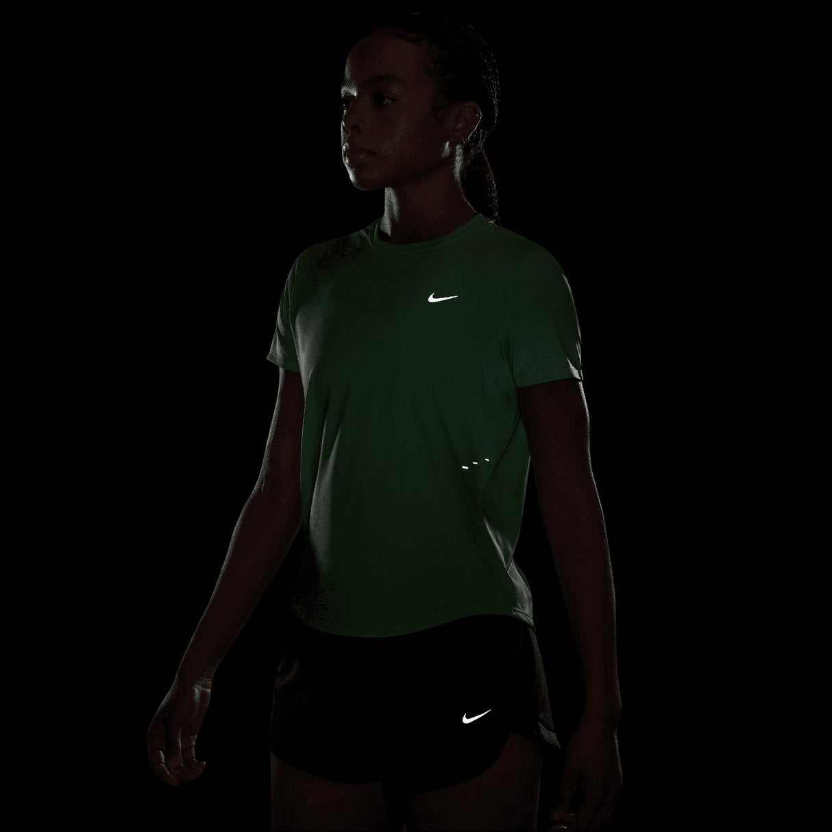 Nike W Swift DF SS Tee Standard Green