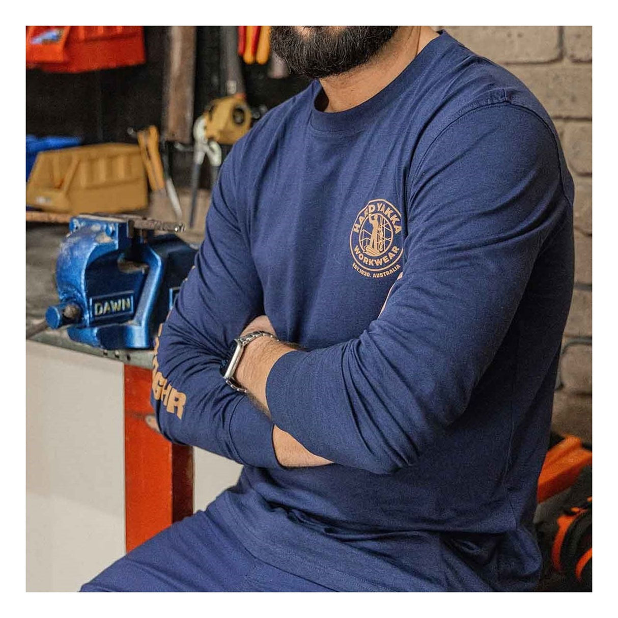 Hard Yakka Mens Heritage Icon Long Sleeve Tee Navy