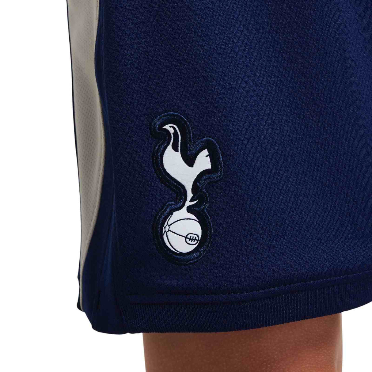 Nike Tottenham Hotspur 2025/26 Kids Soccer Replica 3-Piece Kit - Crest on shorts
