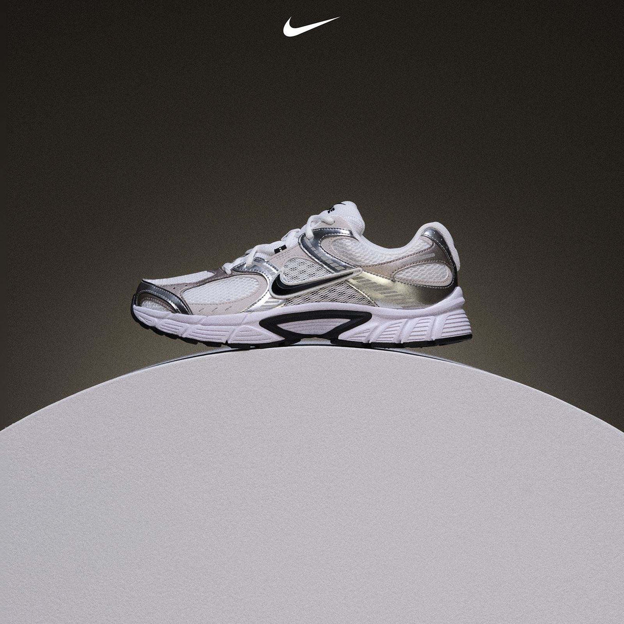 Nike Mens V5 Rnr White/Black/Grey