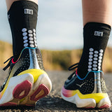 Compressport Pro Racing V4.0 Run High Socks - Black / White