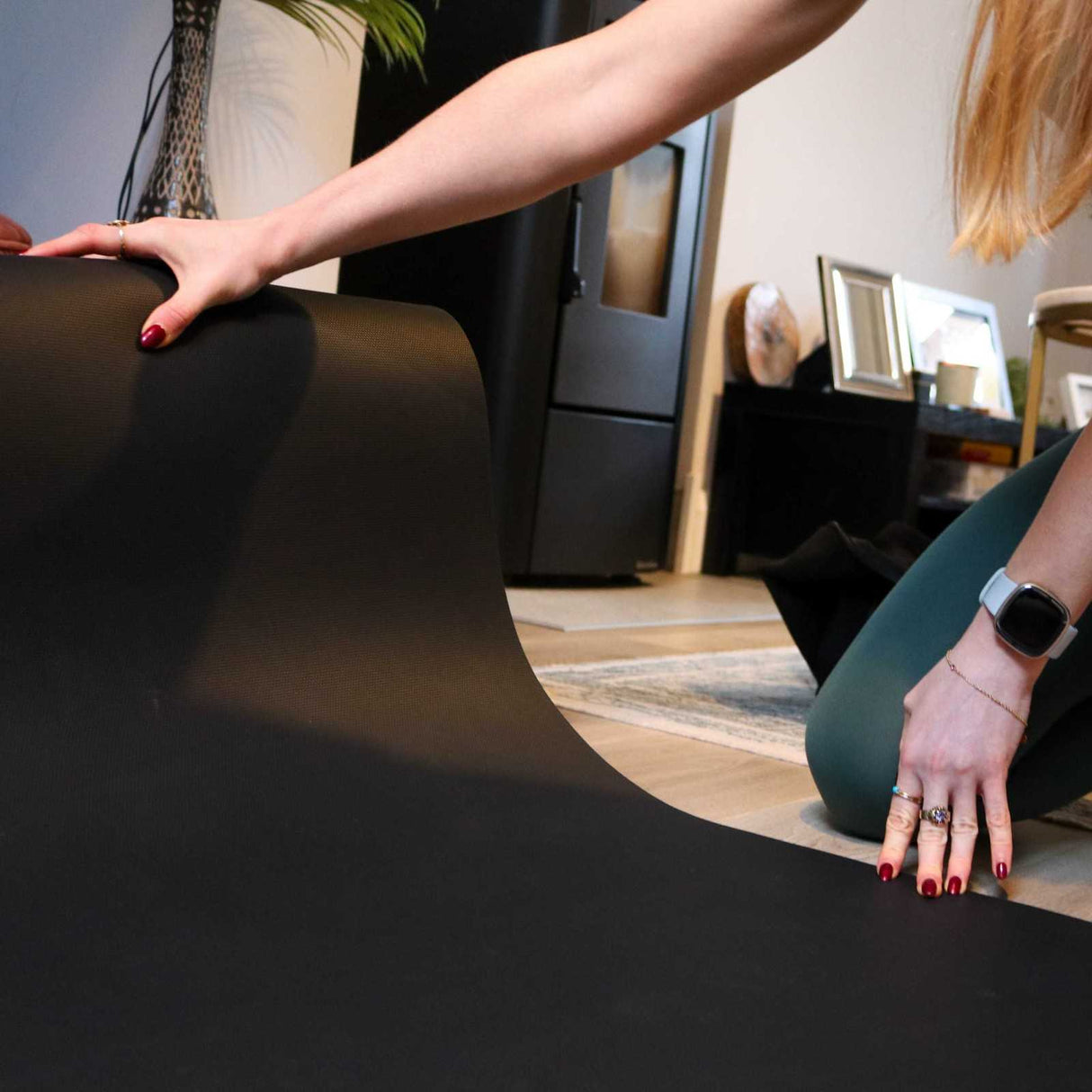 DREAM ACRES Grounding Fitness Mat Black