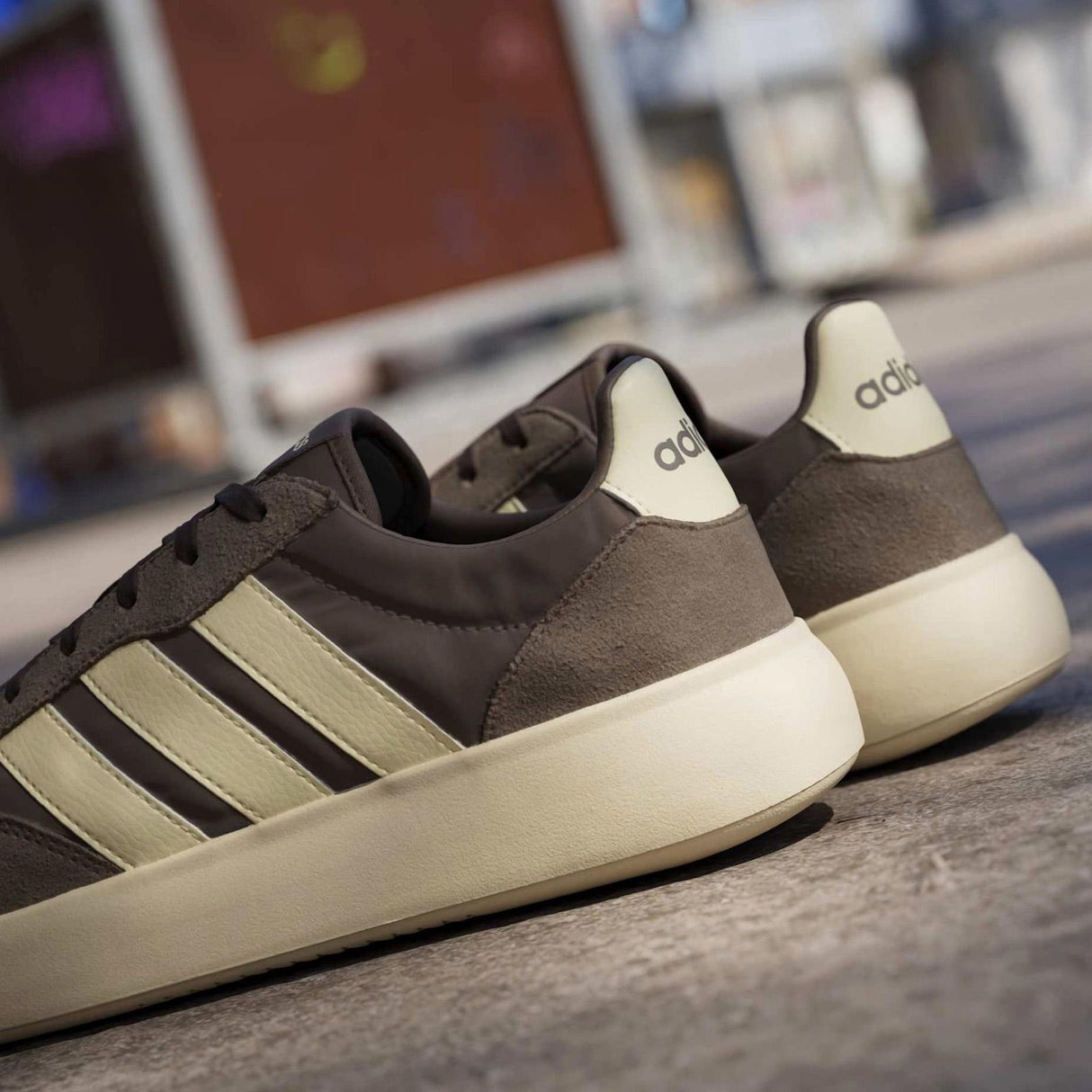 adidas Mens BARREDA DECODE Brown/White