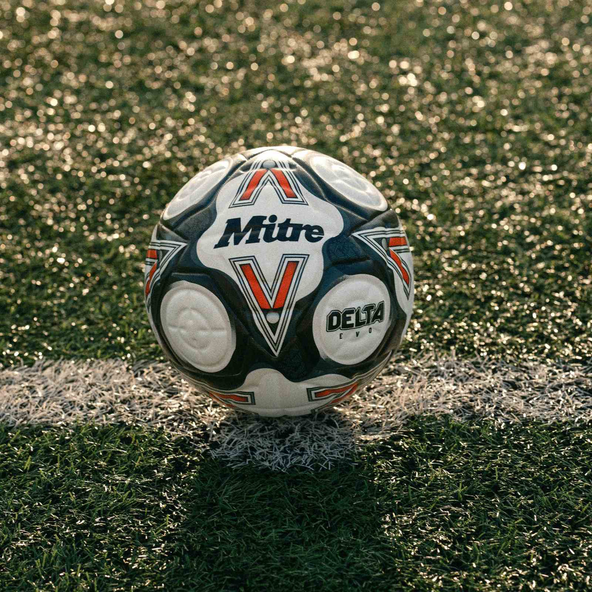 Mitre Delta Evo 24 Football 5 White