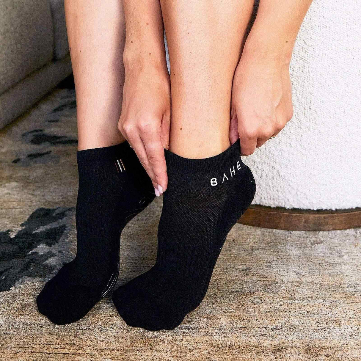 BAHE Studio Grippy Ankle Socks Black