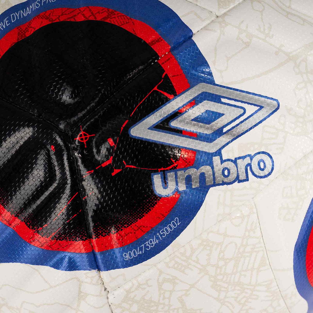 Umbro Neo Swerve Dynamis Pro Graphic Football - White