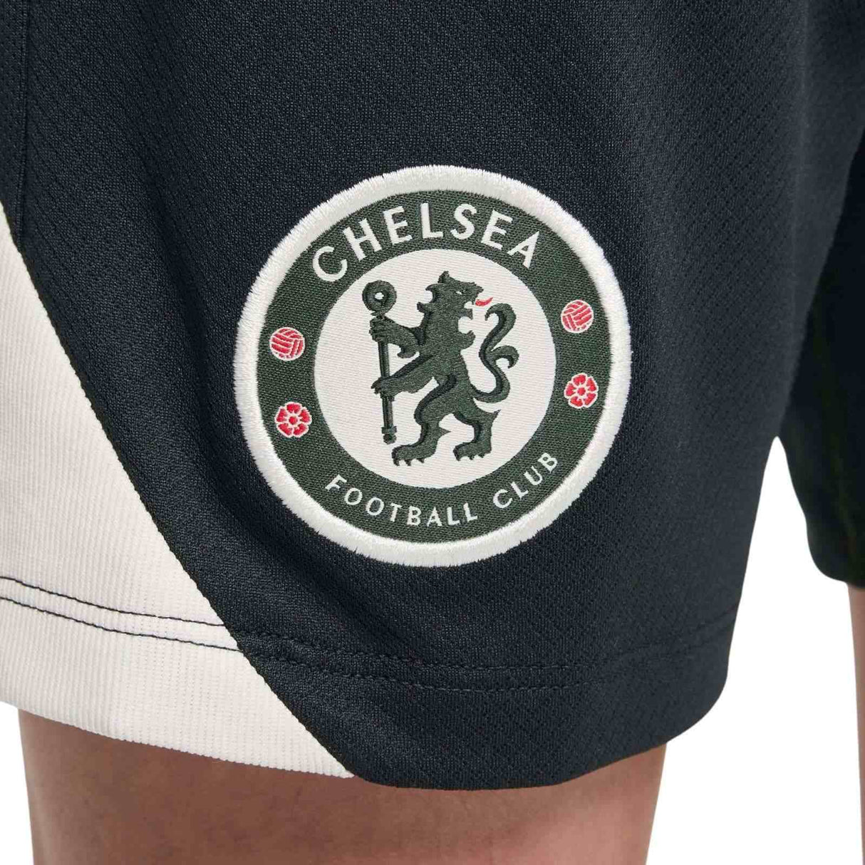 Nike Chelsea FC 2025 / 26 Kids Strike Drill Short - Crest 
