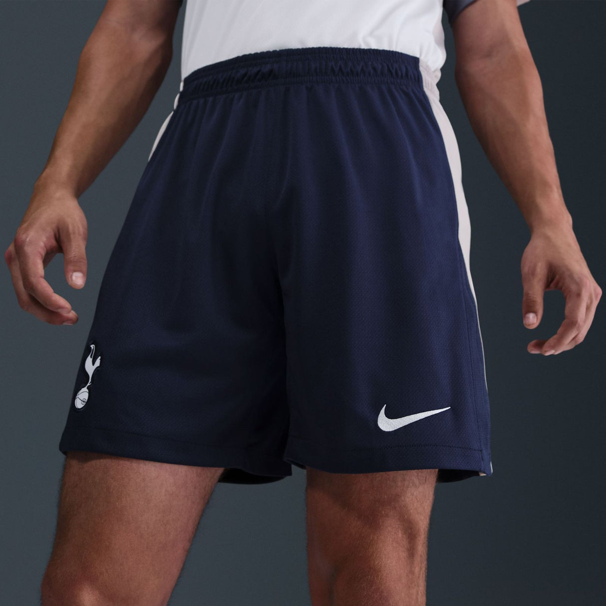 Nike Tottenham Hotspur 2025/26 Home Short - Model