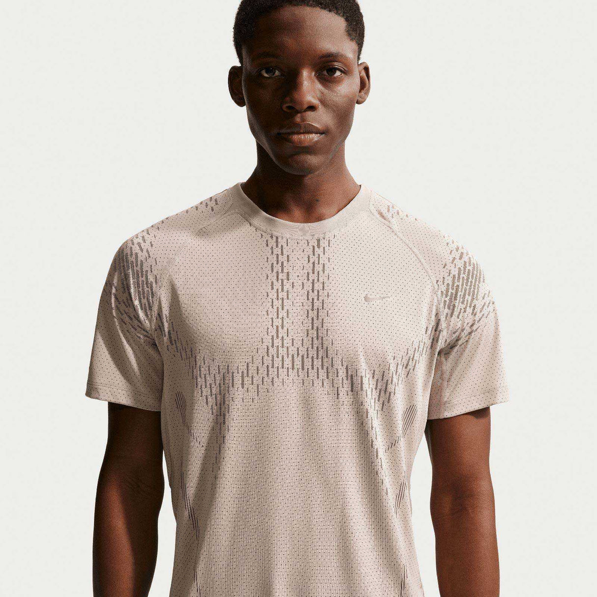 Nike M DFADV STRIDE NVLTY SS TOP Cream