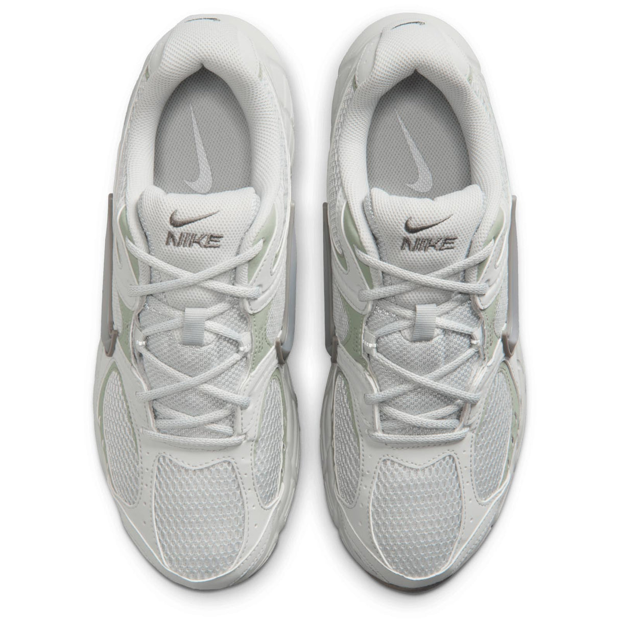 Nike V5 RNR Trainers Grey