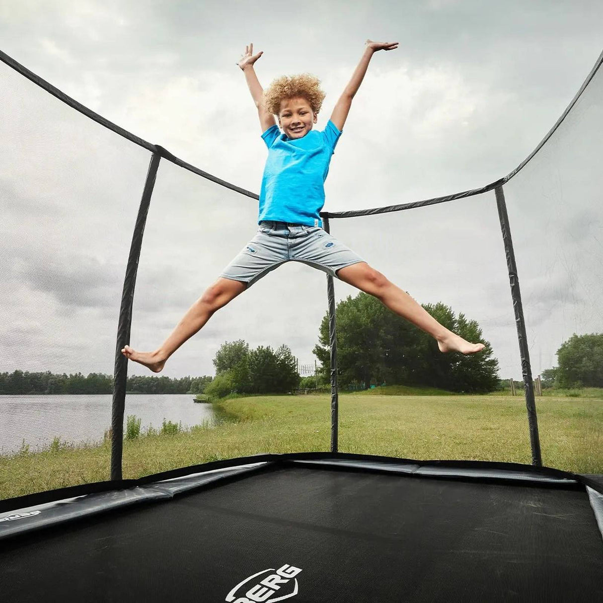 BERG Ultim Champion FlatGround 410 Trampoline Grey + Safety Net DLX XL