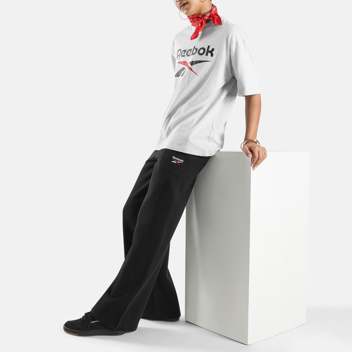 Reebok Womens ID 2-COL LOGO FLEECE WIDE LEG PANTS BLACK