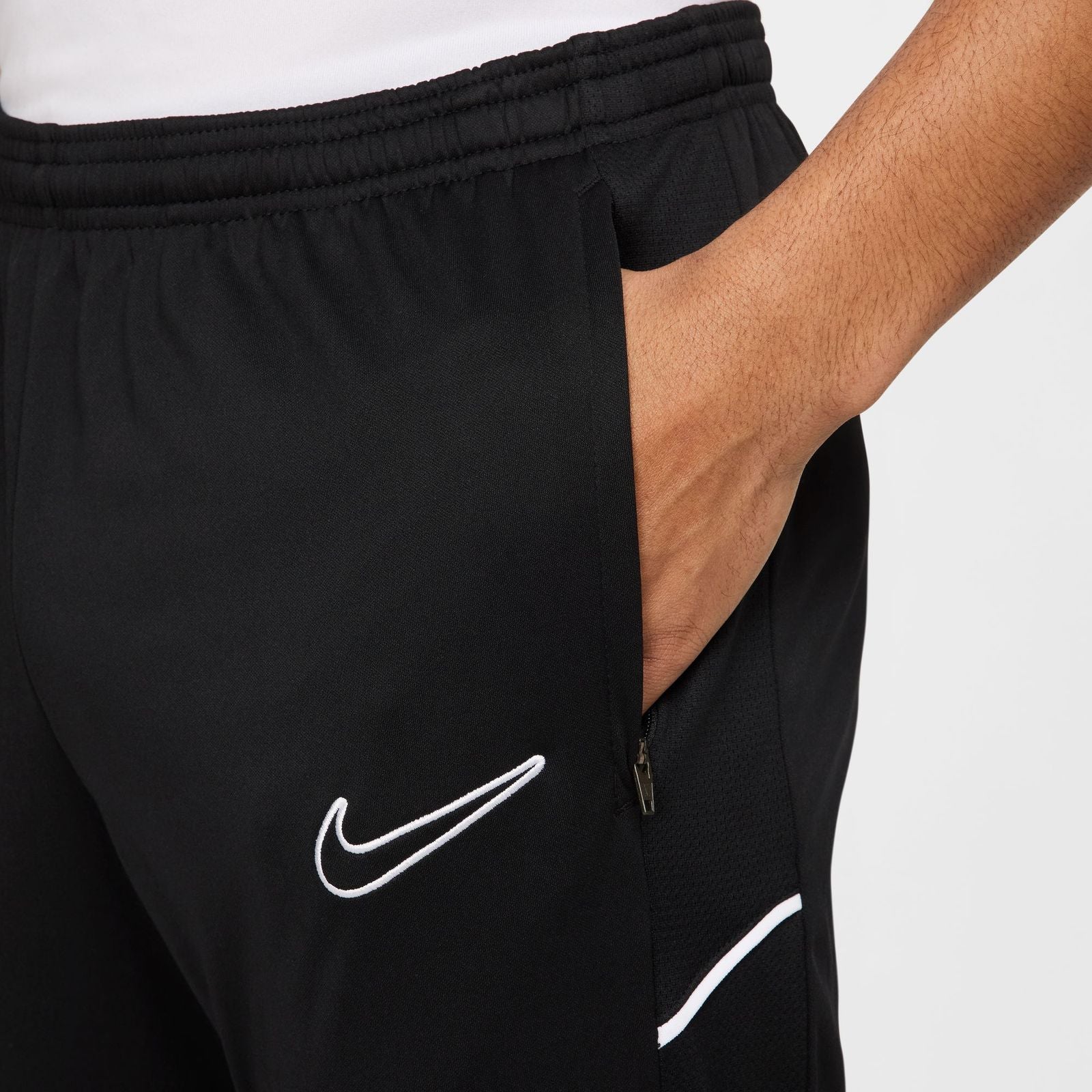 nike soccer academy tapered sweatpants in black