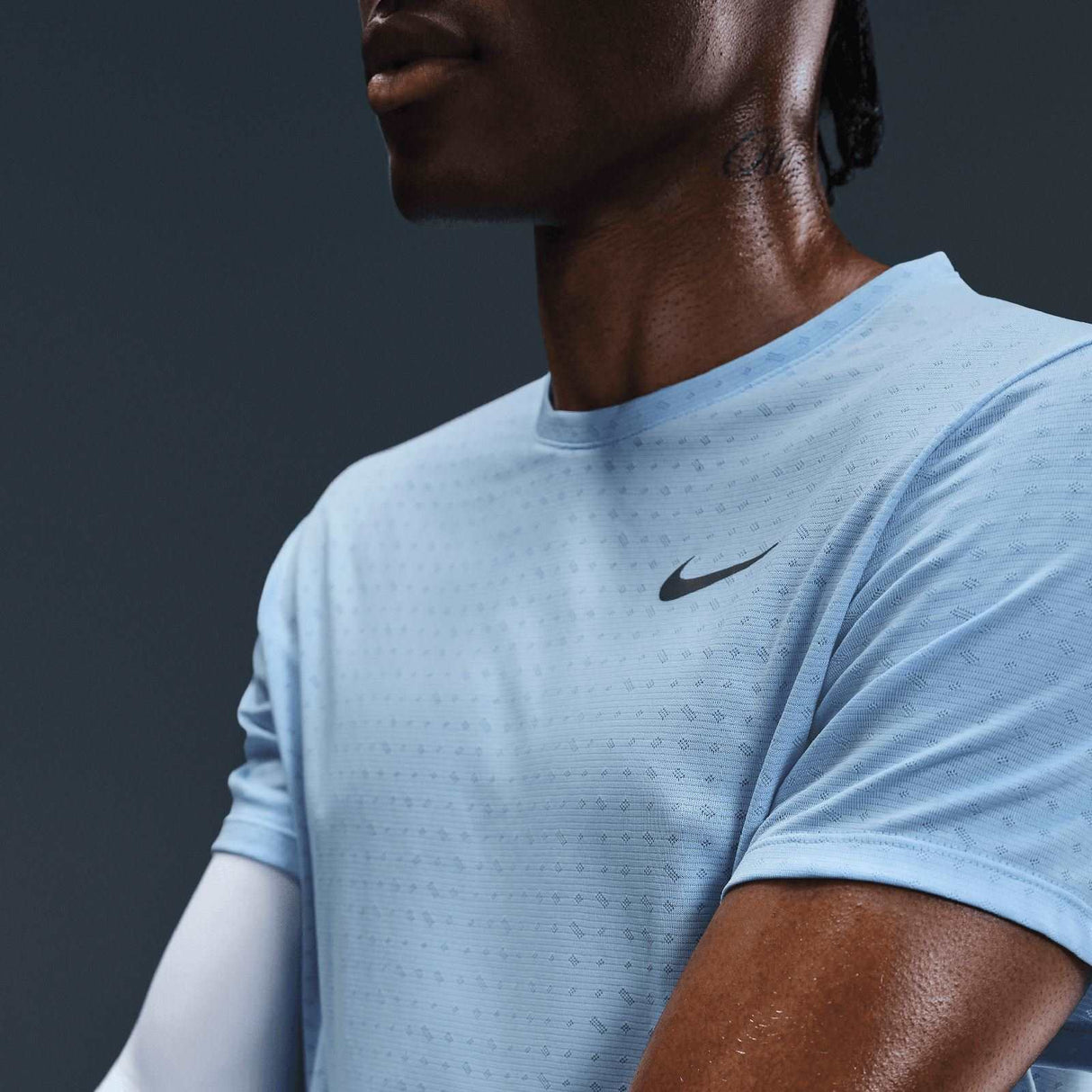 Nike Mens NK DF BREATHE MILER SS TOP Blu