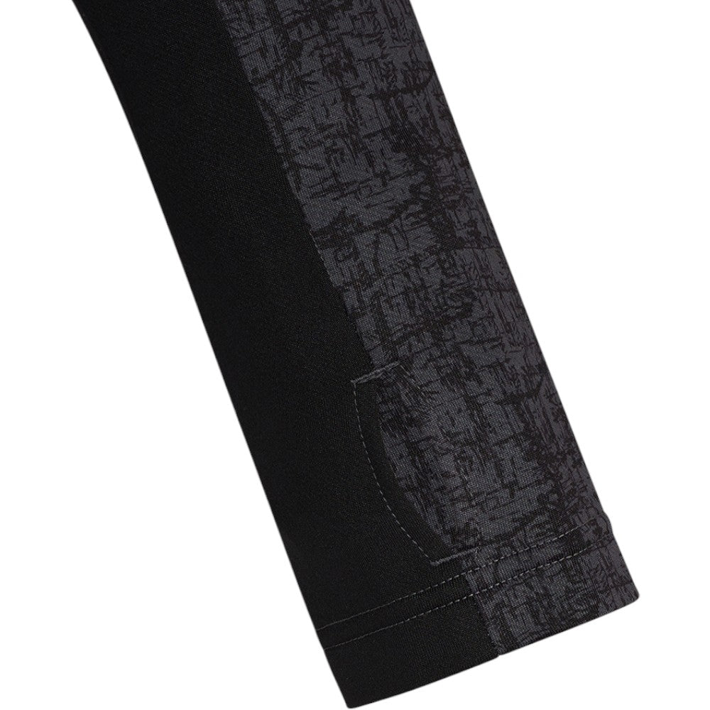 Castore FAI Ireland Football 2025/26 Womens Half-Zip Top Close-Up Lower Arm View