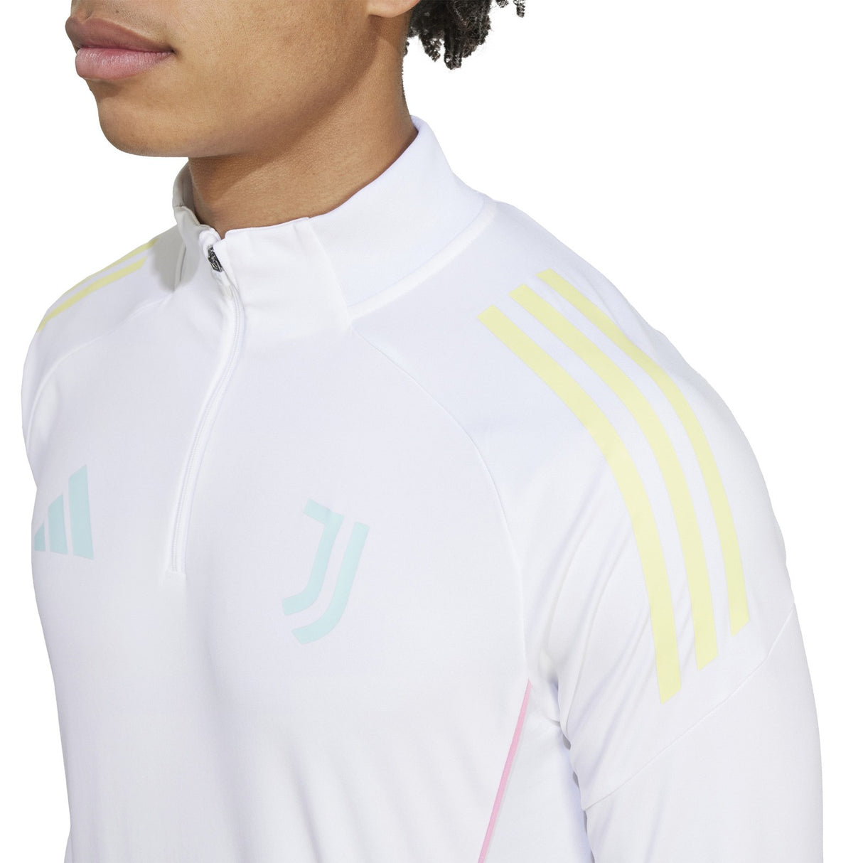 adidas Juventus Football Adults 2025/26 Half-Zip Training Top Model Close-Up Chest View