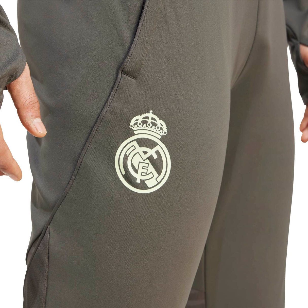 adidas Real Madrid Football 2025/26 Adults Training Pant Model Close-Up Crest View