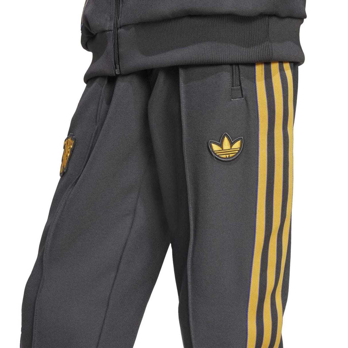 adidas OG MUFC 25 Kid Icon Track Pant Bk
