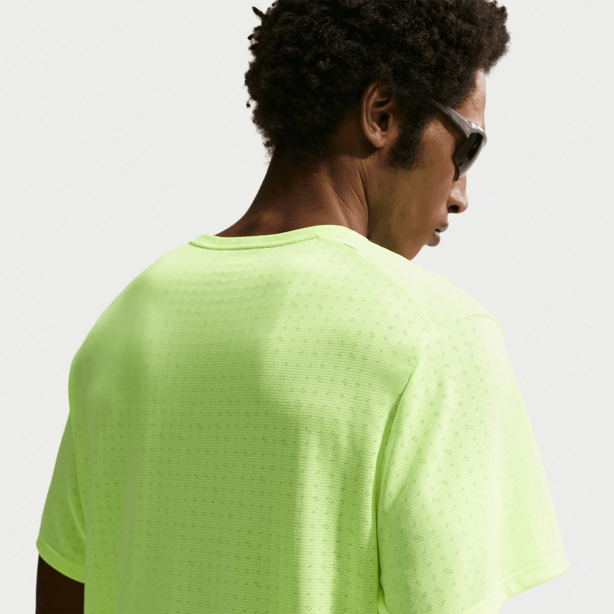 Nike Mens DF BREATHE MILER SS TOP Yellow