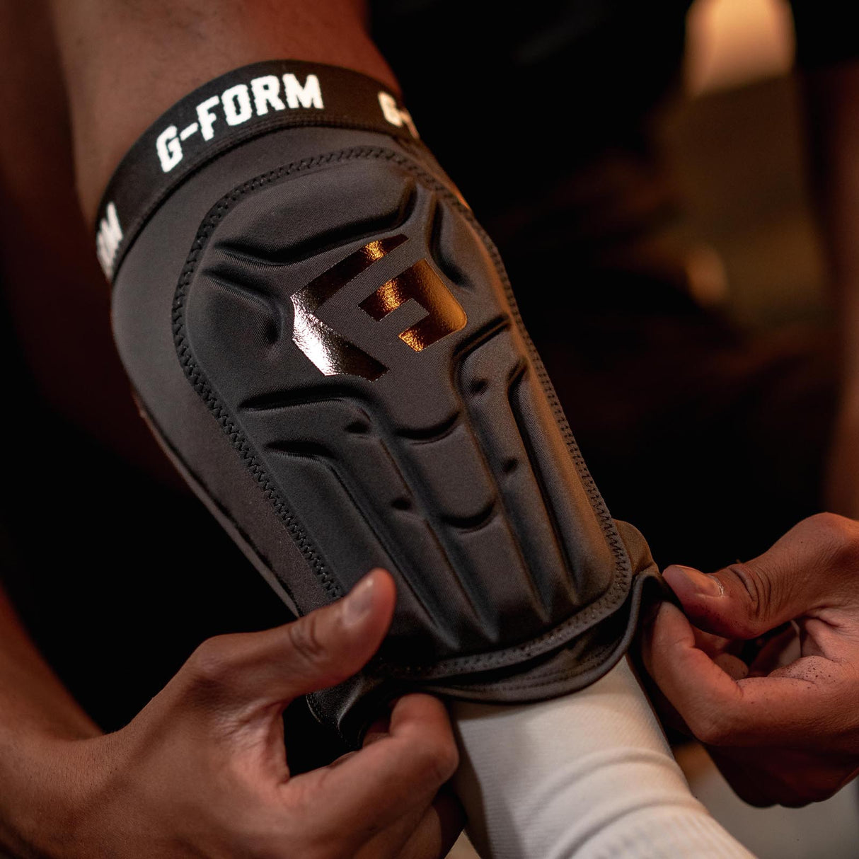 G Form V2 Shin Guard Black
