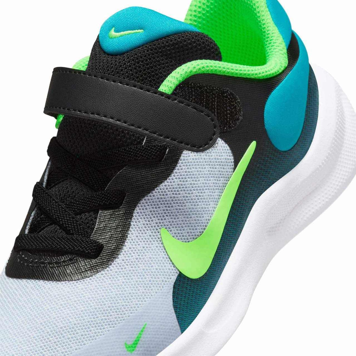 Nike Revolution 7 Junior Kids Shoes