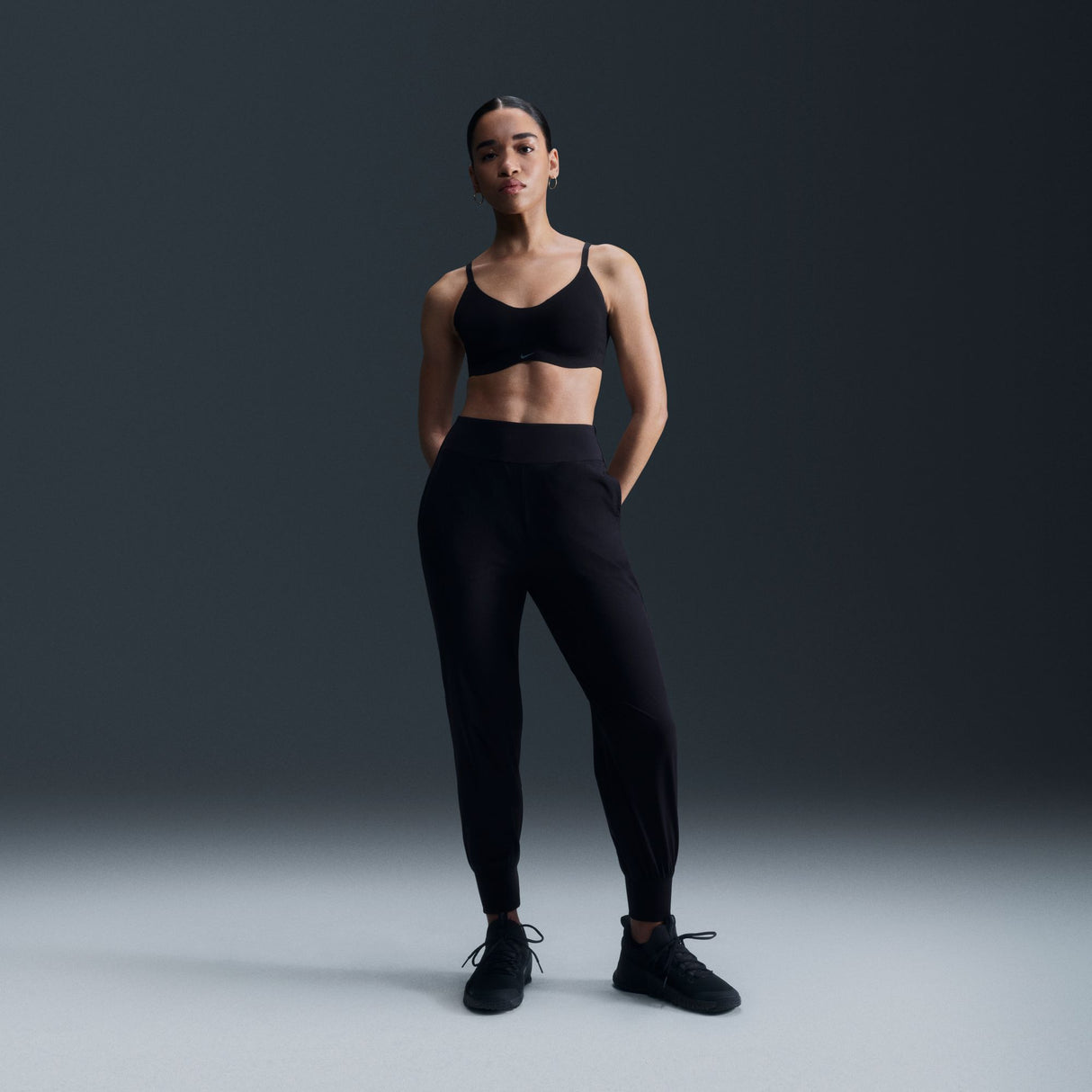 Nike Alate Minimalist Womens Light-Support Padded Convertible Sports Bra