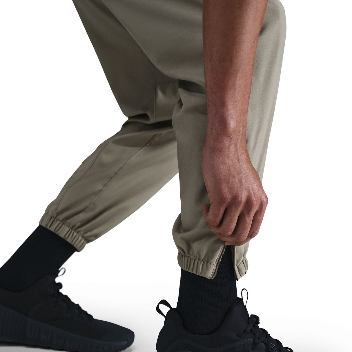Nike Form Mens Dri-FIT Tapered Versatile Pants