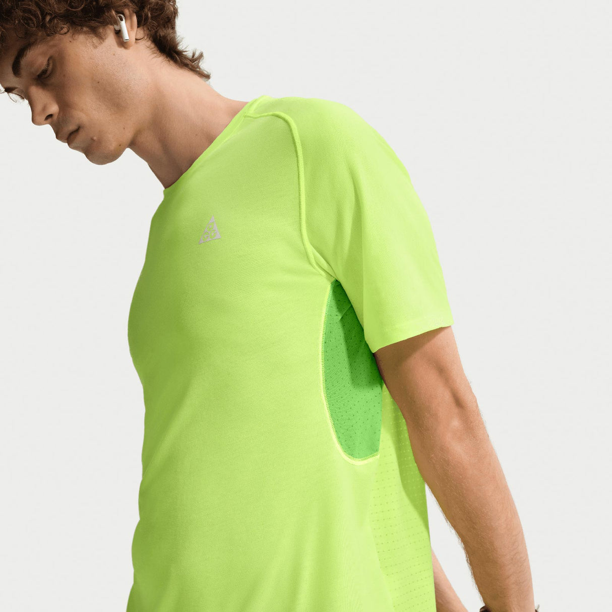 Nike M ACG DFADV SOLAR CHASE SS Yellow