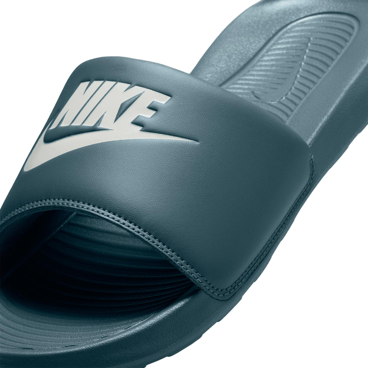 Nike Victori One Mens Blue