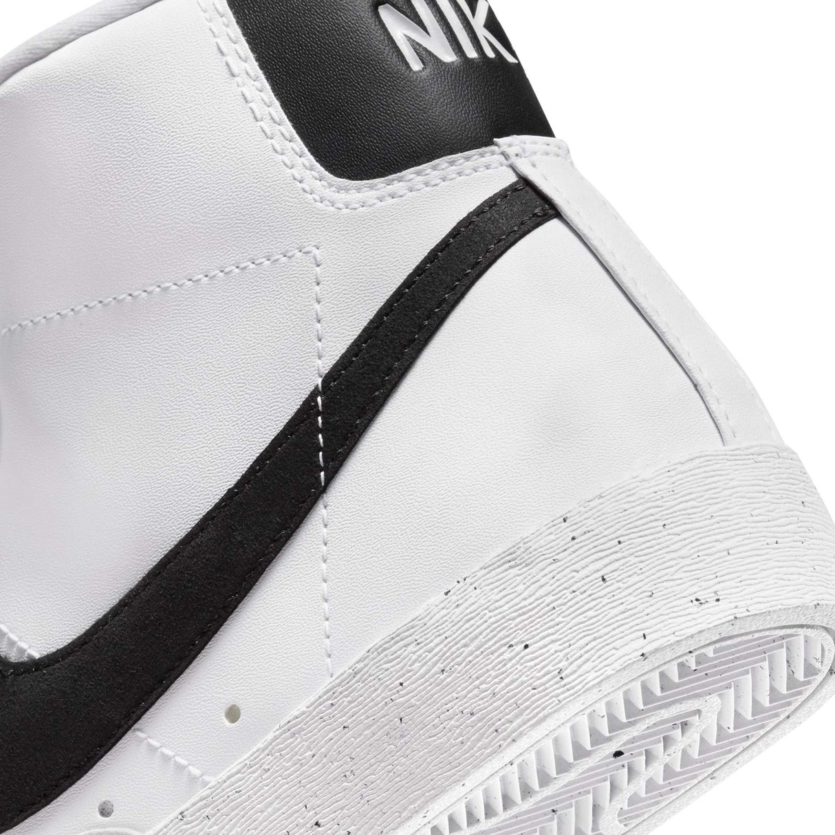 Nike Blazer Mid '77 Womens Shoes