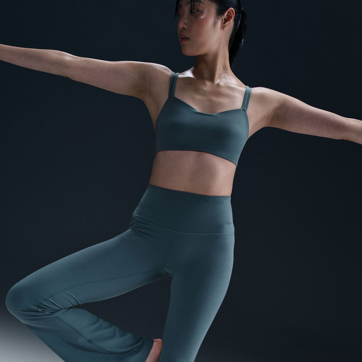 Nike Zenvy Womens High-Waisted Flared Leggings