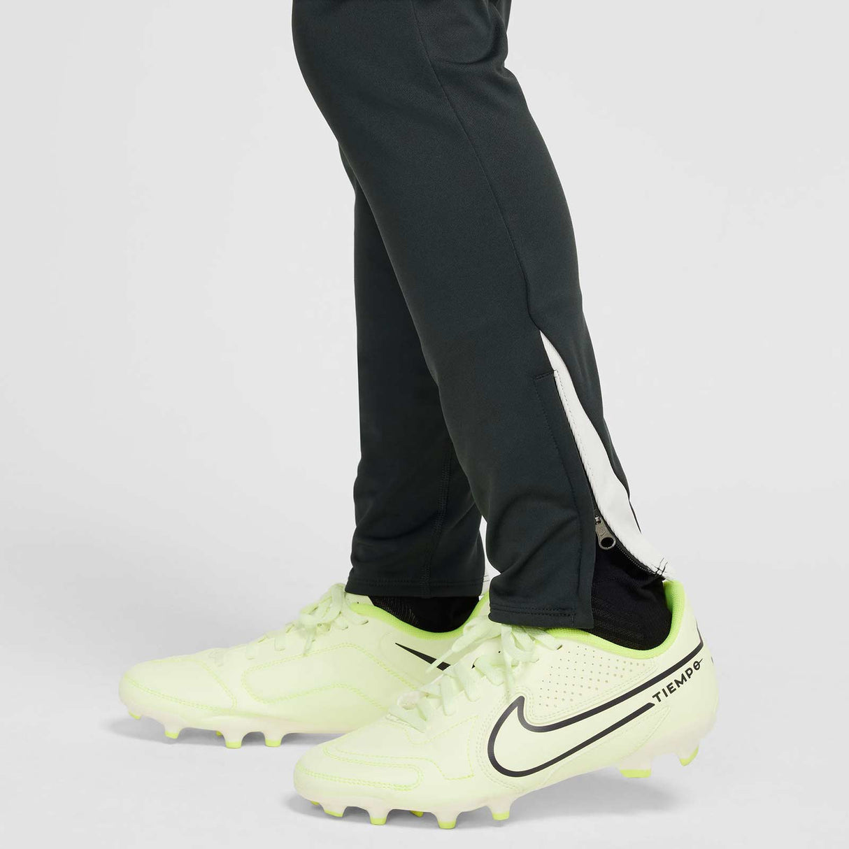 Nike Chelsea FC 2025 / 26 Kids Strike Drill Pant - Zip at leg