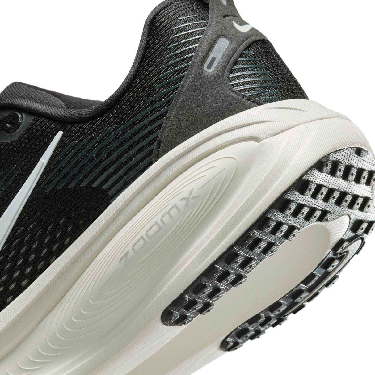 Nike Vomero 18 Womens Road Running Shoes