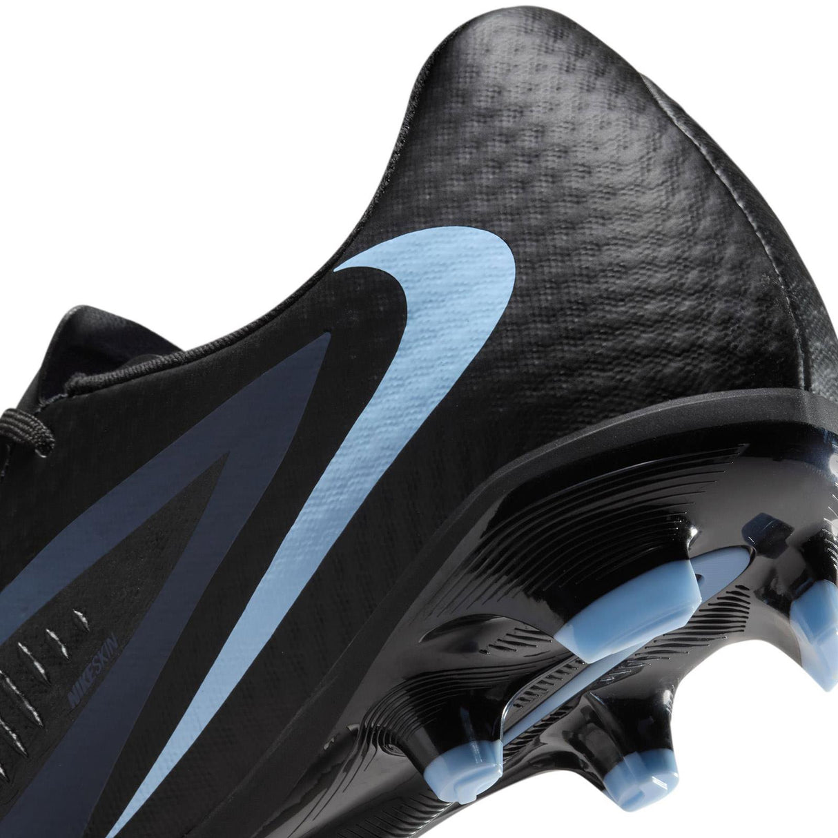 Nike Phantom 6 Low Academy Multi-Ground Football Boots