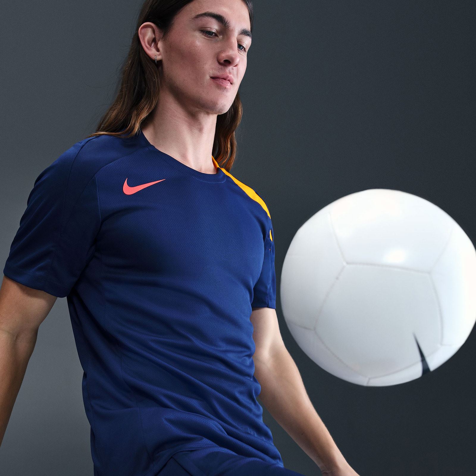 nike strike t shirt blue