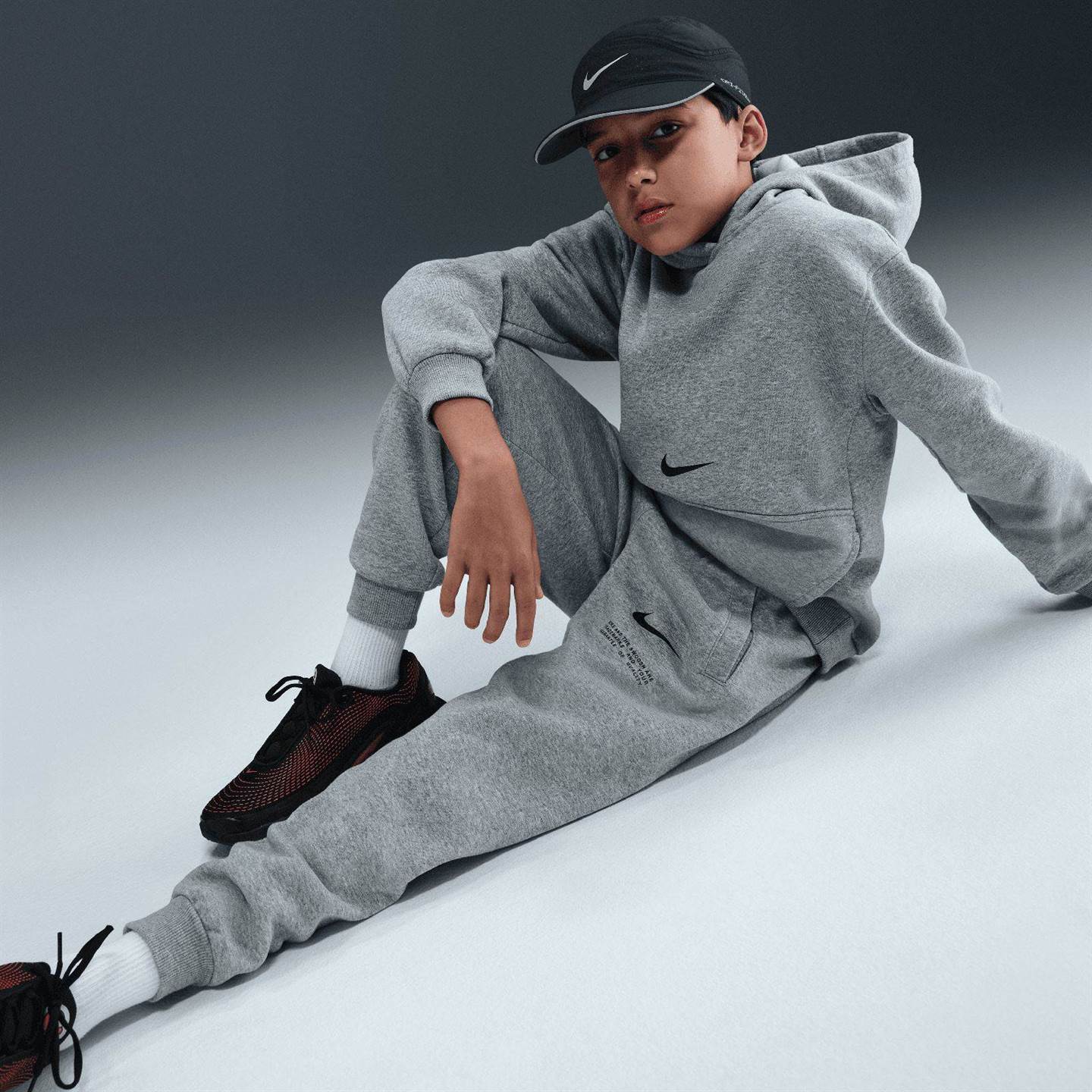 grey nike junior joggers