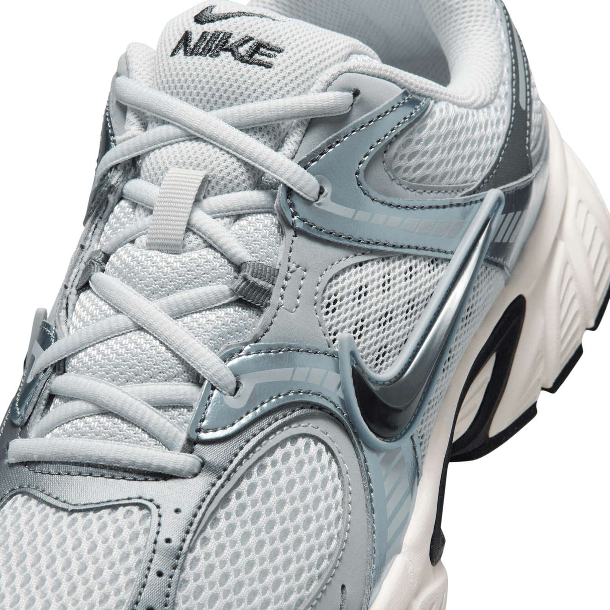 Nike V5 RNR Trainers Grey