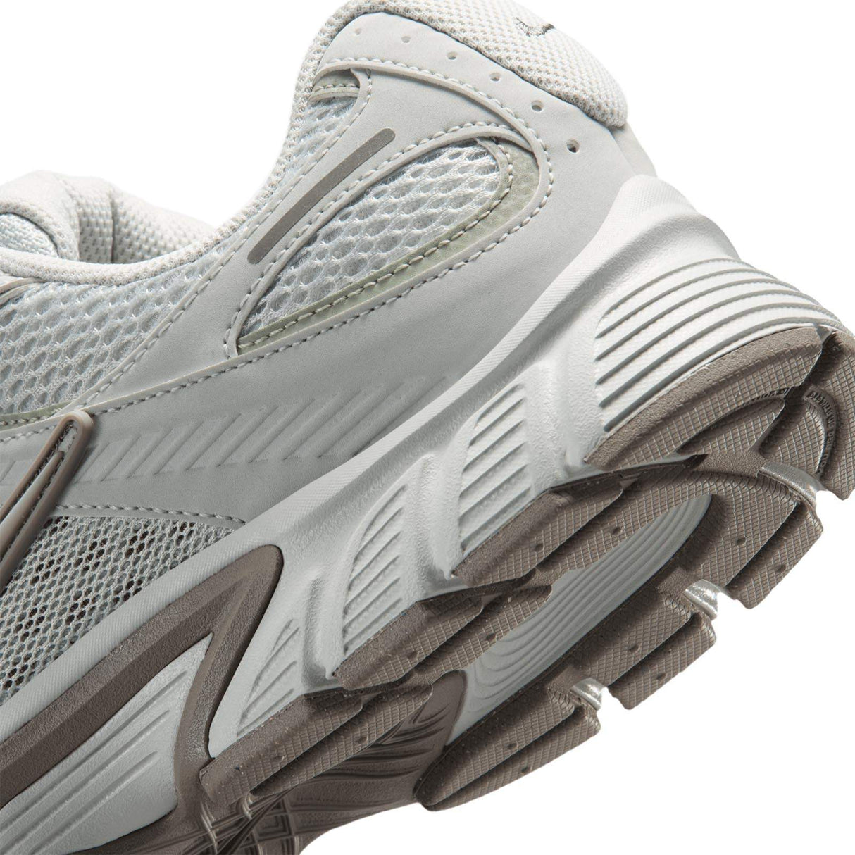 Nike V5 RNR Trainers Grey