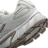 Nike V5 RNR Trainers Grey