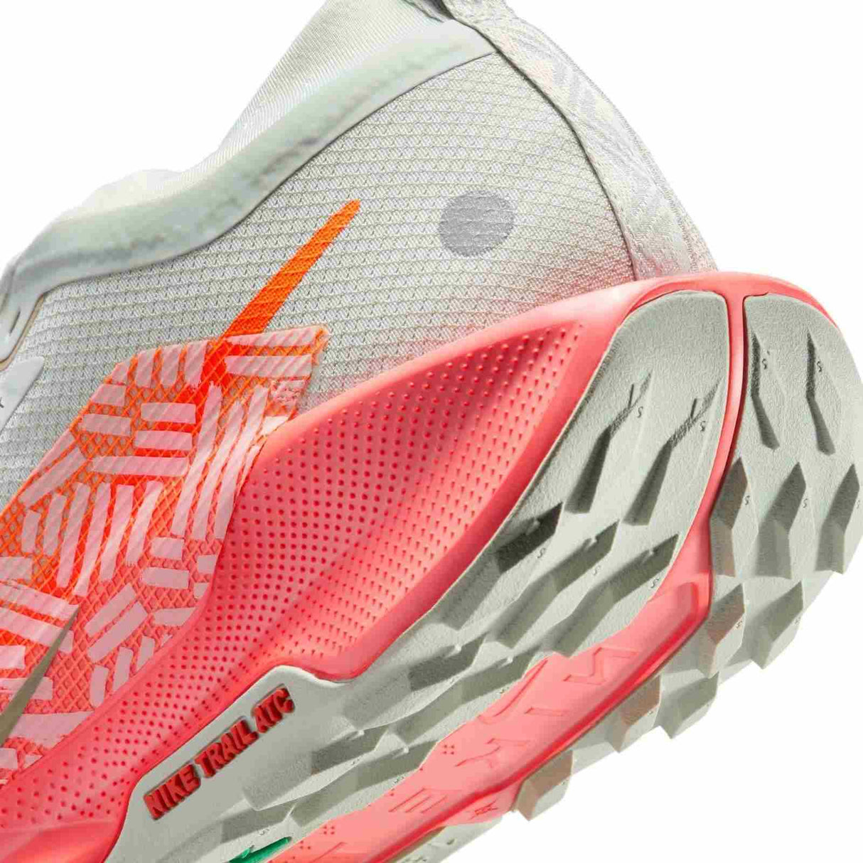Nike Pegasus Trail 5 GORE-TEX Mens Waterproof Trail Running Shoes