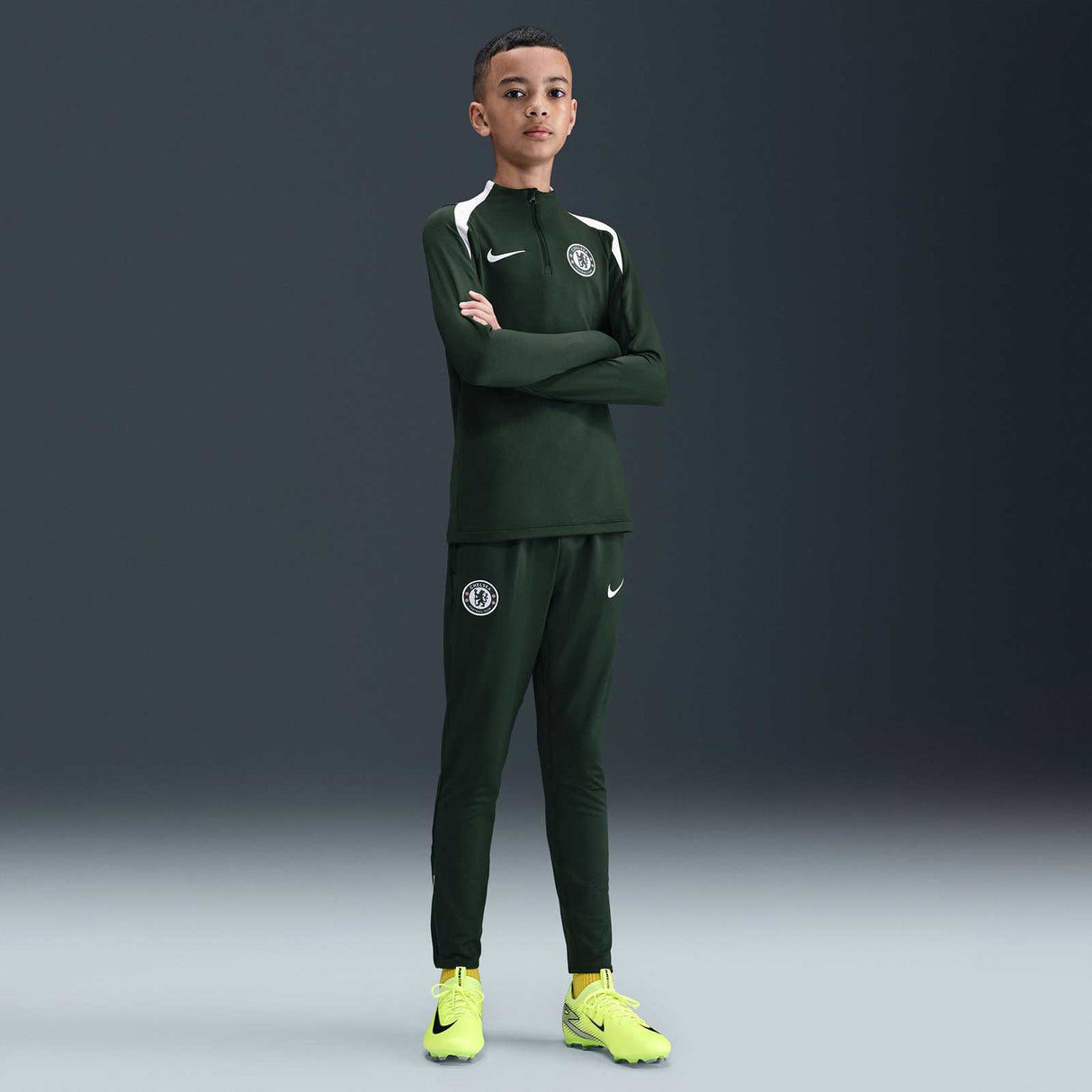 Nike Chelsea FC 2025 / 26 Kids Strike Drill Top - Close up