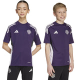 adidas Manchester United Football 2025/26 Kids Short Sleeved Training Jersey Close-Up Models Side Front View